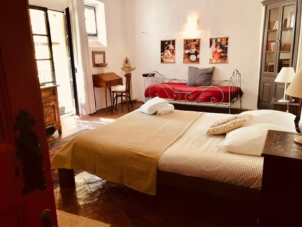 Bed and Breakfast Casa Migdia Sant Jordi Desvalls 3*,  Spanien