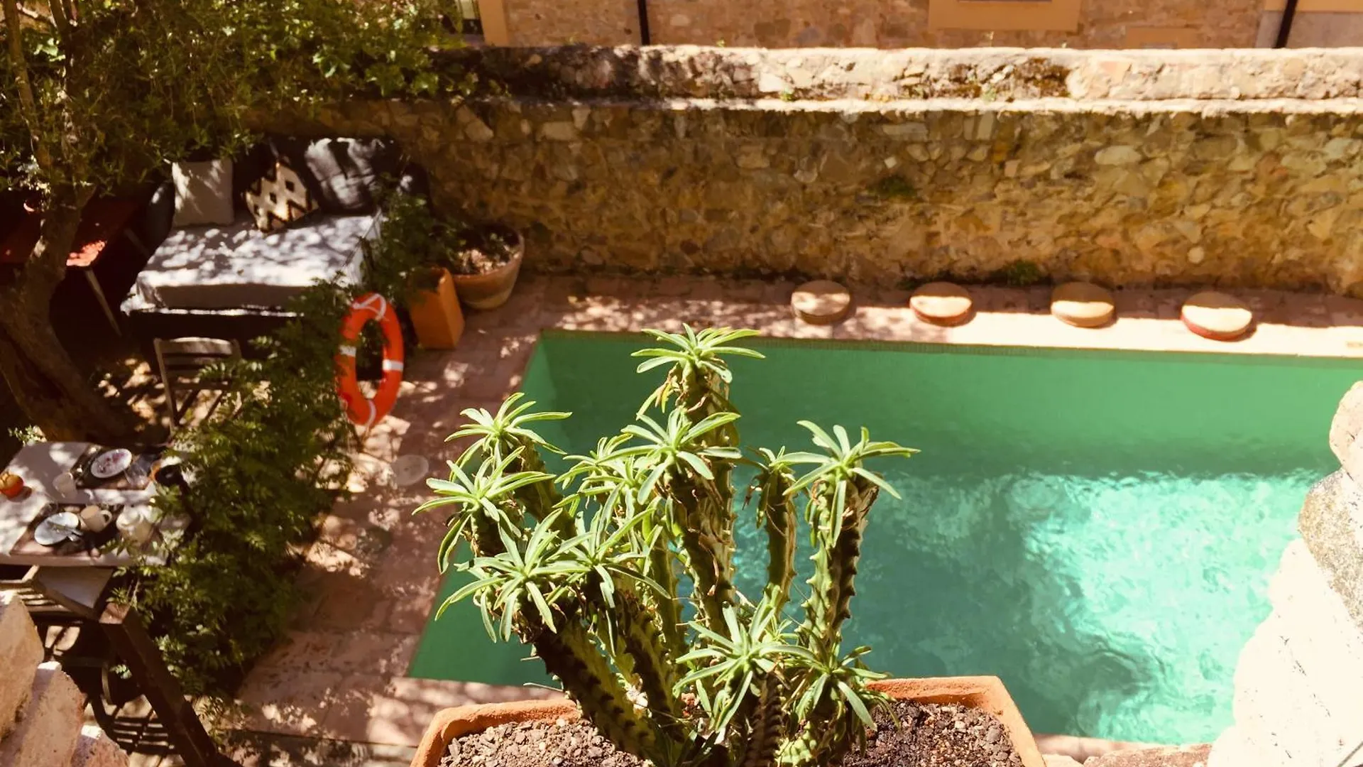 *** Frühstückspension Bed and Breakfast Casa Migdia Sant Jordi Desvalls Spanien