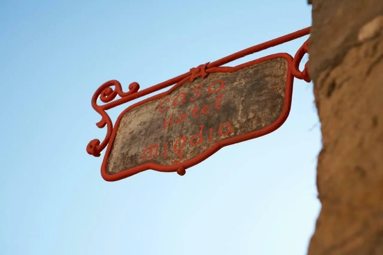 Casa Migdia Bed & Breakfast Sant Jordi Desvalls 3*,  Spain